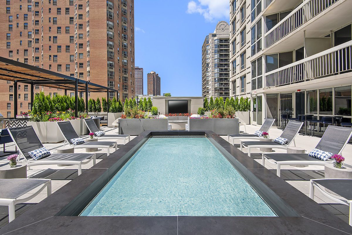One East Delaware - Luxury Apartments & Rentals in Chicago | Luxury Living